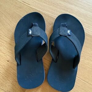 Vineyard Vines Flip Flops - Size 1